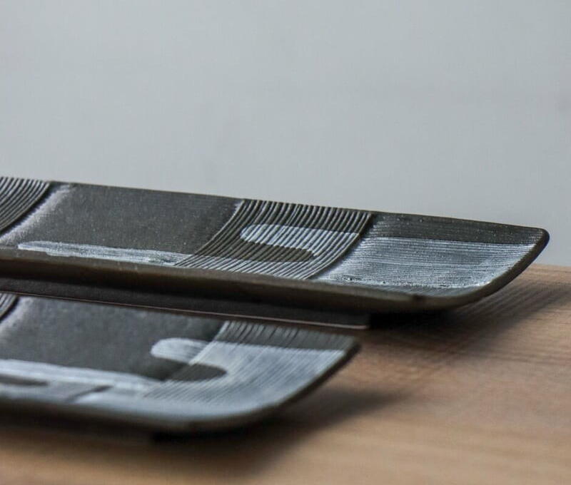 Set of 2 Medium Black Rectangular Plates with Silver Cloud Design - Arita Ware, Kichiemon Kiln